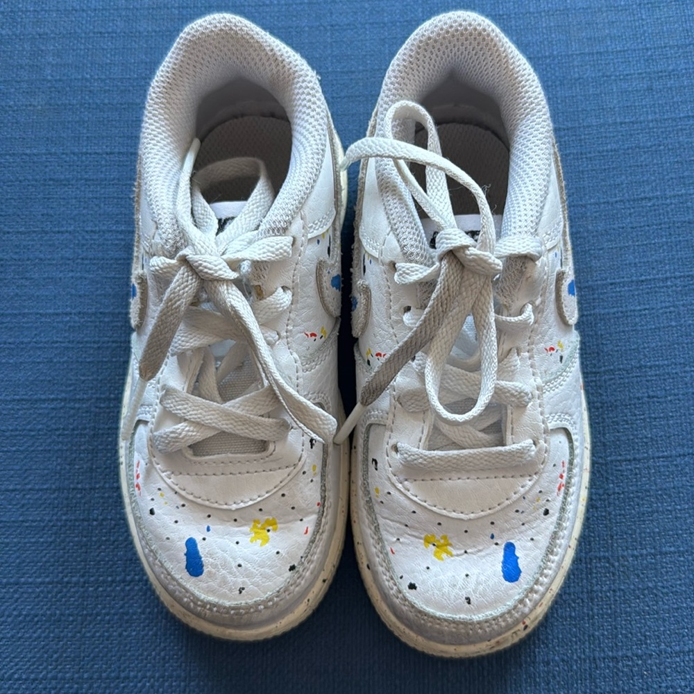 Limited edition Print Nikes unisex toddler gym shoes - size 9c